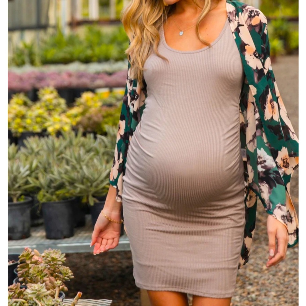 Ribbed and ruched body con maternity dress